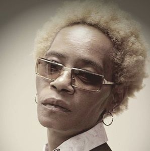 Meet your Posher, Dionne